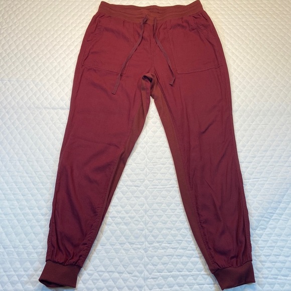 Seven7 Utility Joggers. Maroon. Like New. Size Small. - Picture 2 of 9